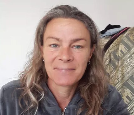 Portrait de Lora Kergomard, praticienne en somatopathie